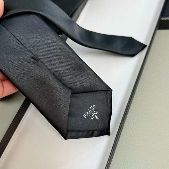 Prada Black Silk Tie - Picture 4 of 5